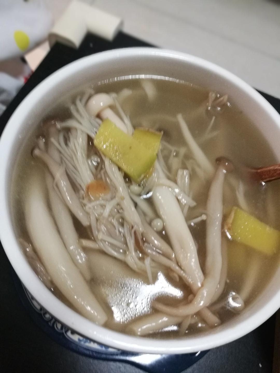 冬日暖汤——菌菇汤