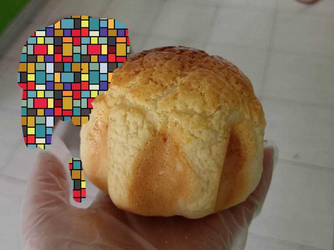 好吃到炸裂的港式菠萝包（附带制作酥皮的小视频）