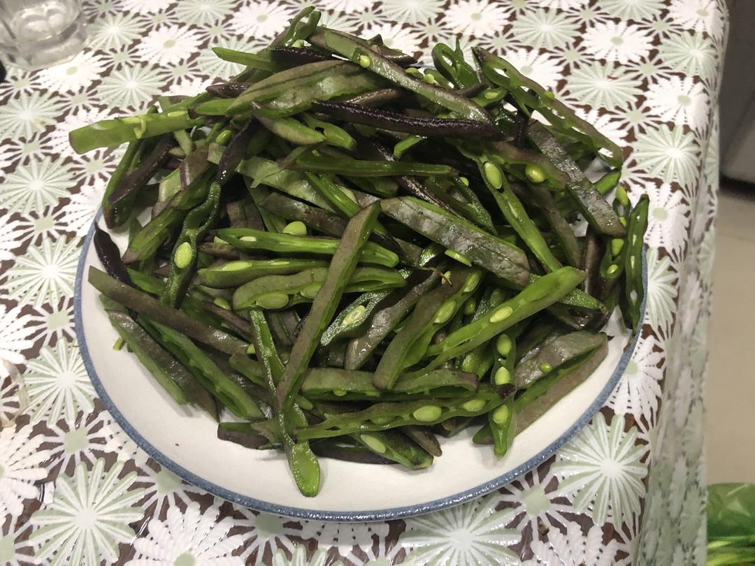 鲜香爽辣的清炒红扁豆丝/梅豆丝的做法