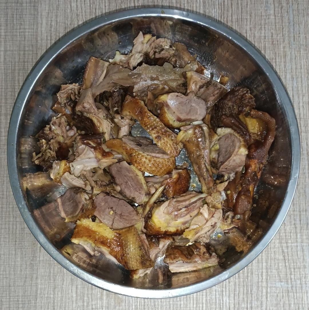 边刷手机玩边卤也能成功的懒人家常卤鸭（绝对美味）