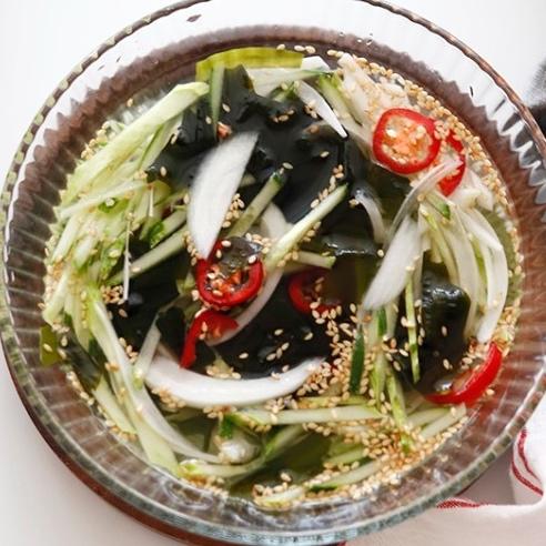 미역오이냉국韩式海带黄瓜凉汤的做法