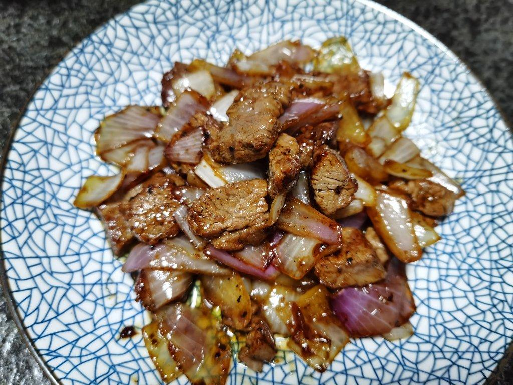 黑椒洋葱牛肉粒