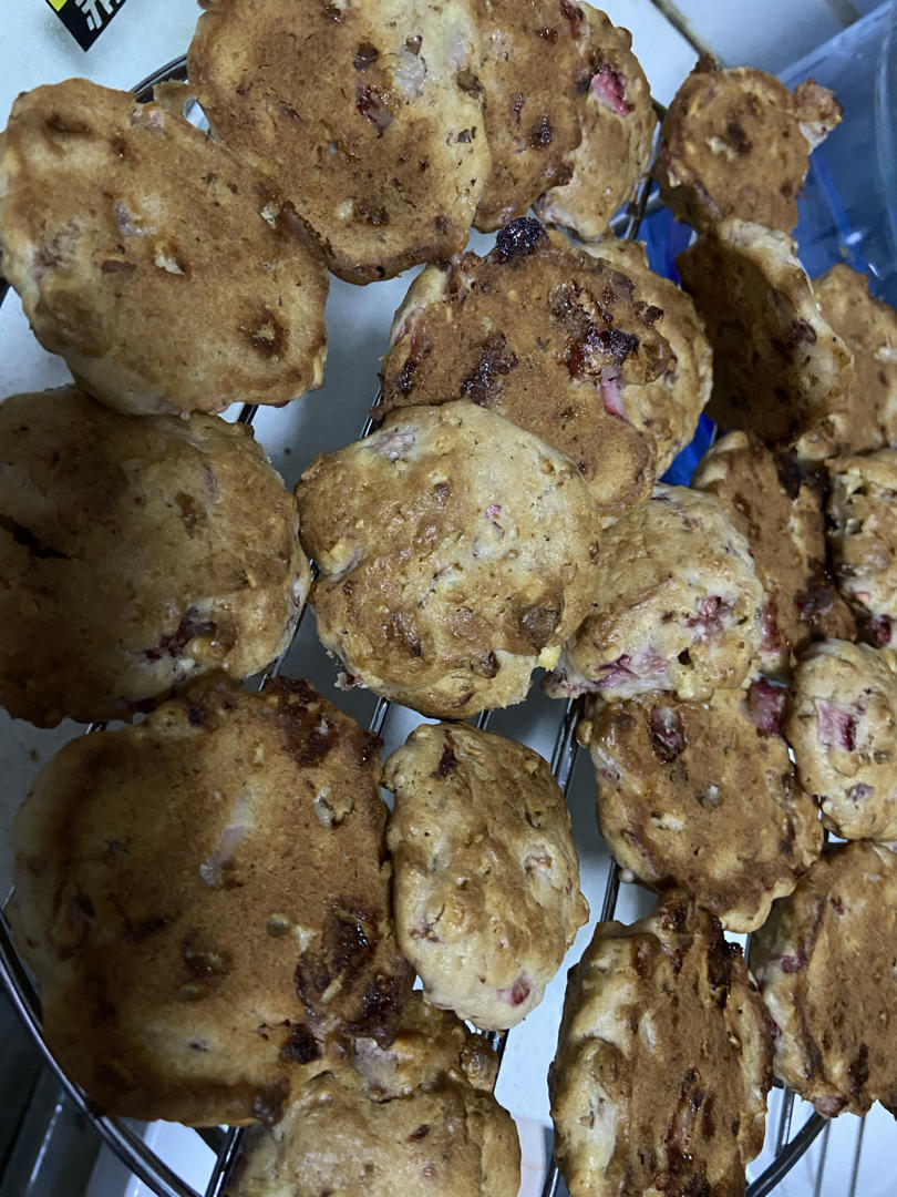 RASPBERRY CREAM COOKIES 树莓白巧克力曲奇