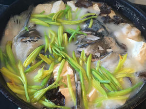 老丁的私房菜-鱼头汤的做法 步骤9