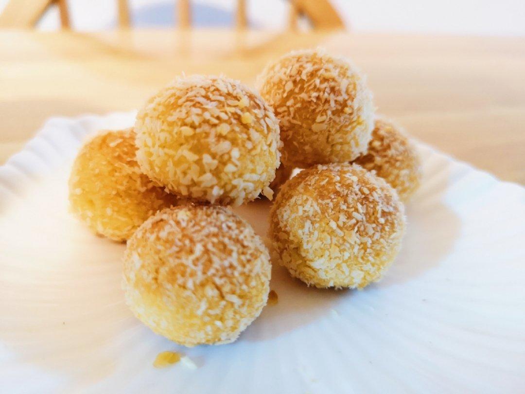 joyce89做的【视频】椰蓉小酥球(消耗蛋黄)童年美食