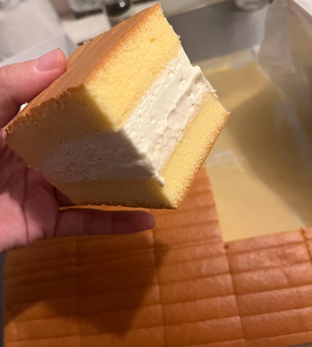 超详细的瑞士卷奶油蛋糕卷原味蛋糕卷的制作方法 饱满不掉皮不开裂（附模具换算方法）