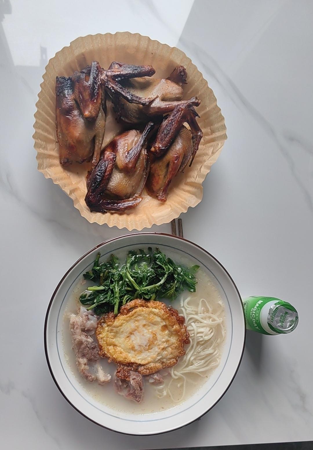 把梦想 化成了灶台上的一天又一天。