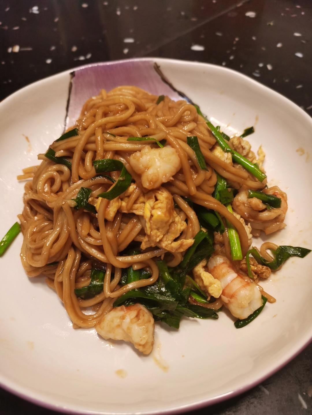 韭菜虾仁炒面