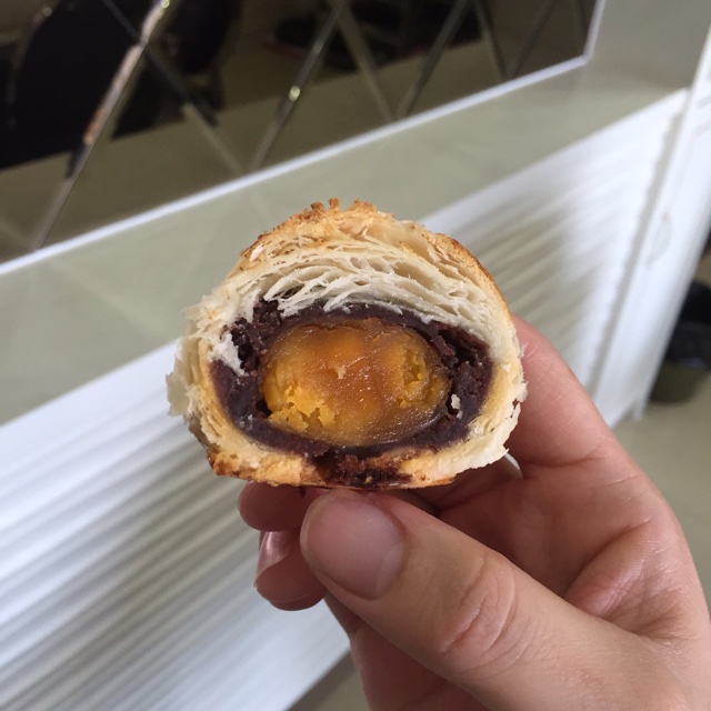 蛋黄酥：抹茶酥：（奶黄味）