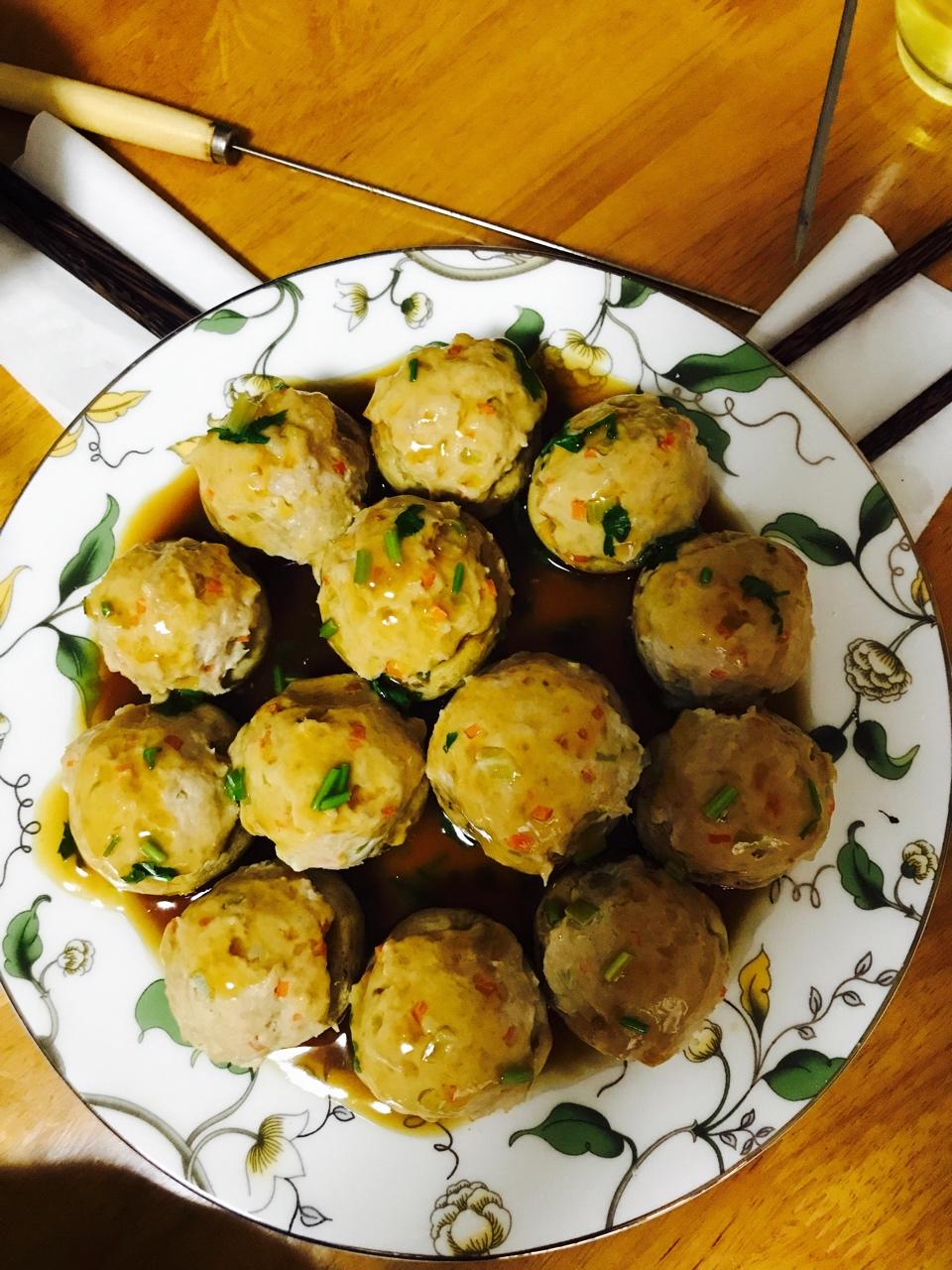 藕丁鲜肉酿香菇