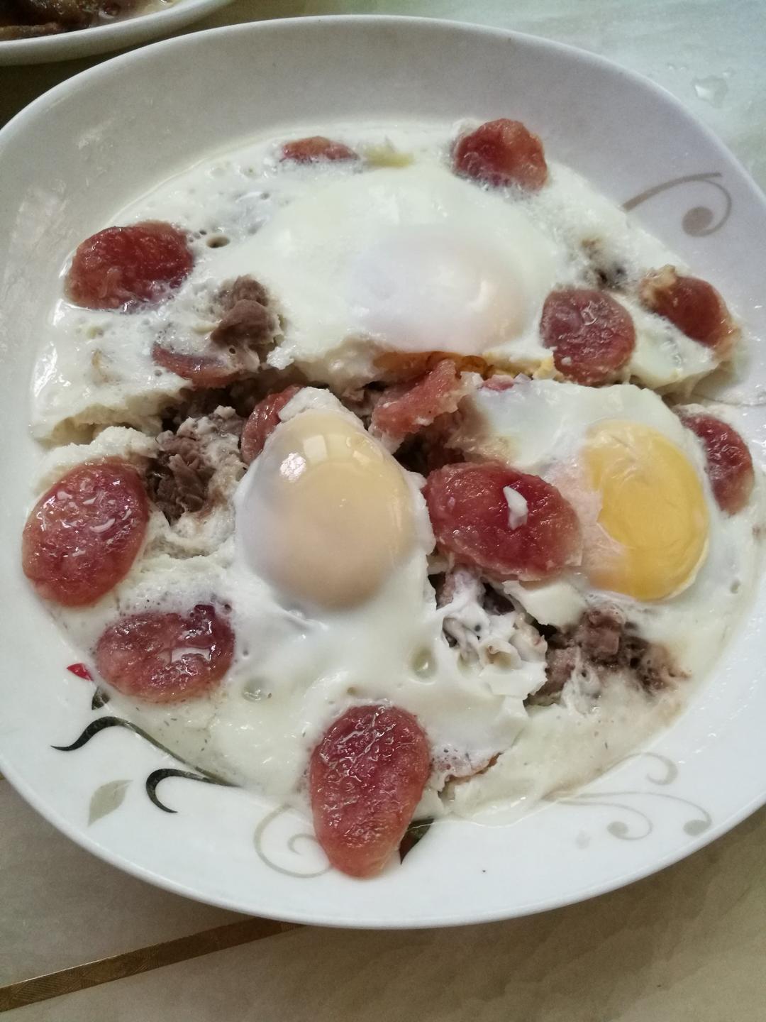 香肠蒸蛋 木木木木呱做的香肠蒸蛋赞 香肠 (白油肠),料酒,盐,鸡蛋