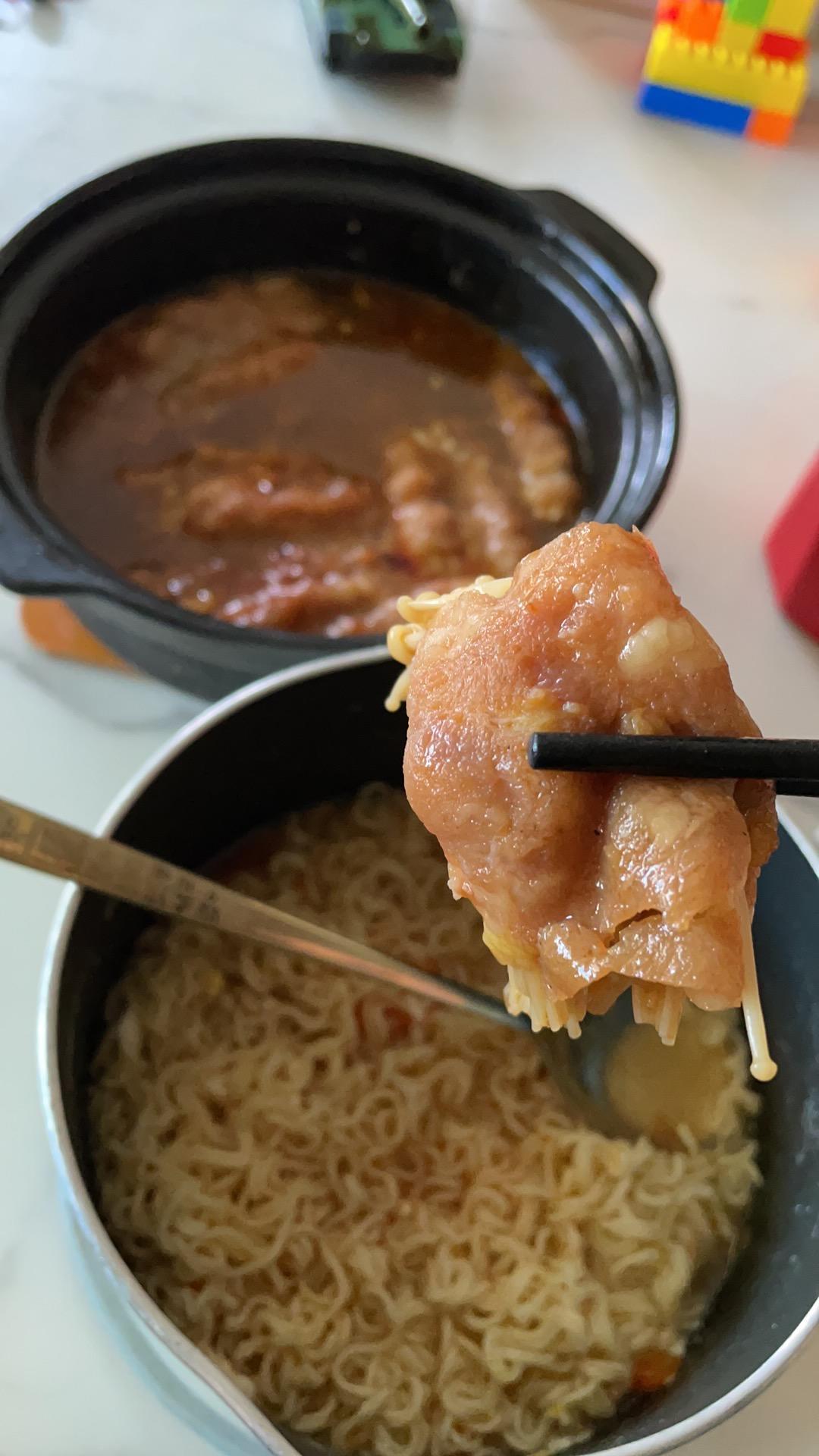 【金针菇肥牛卷】