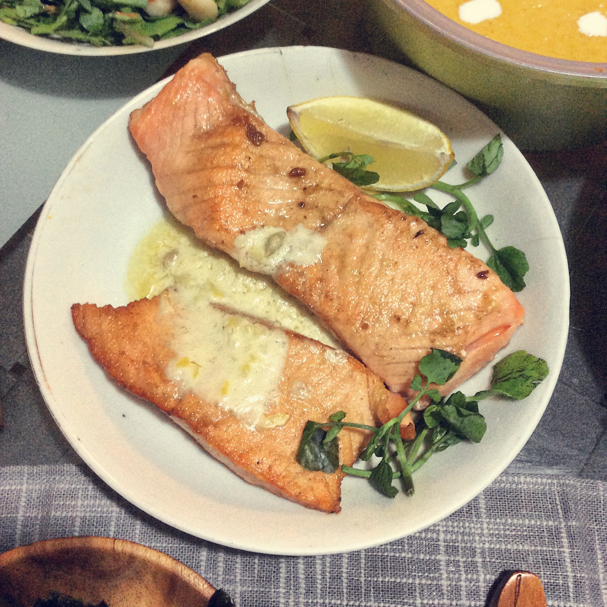 香蒜奶油煎三文鱼