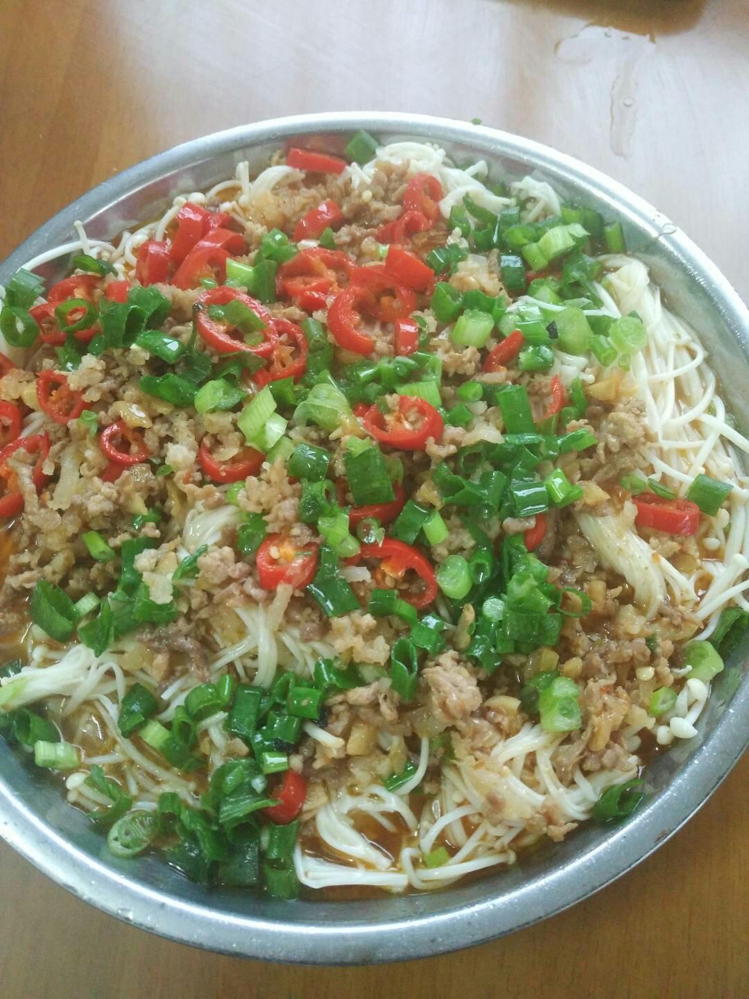 十分钟快手菜--剁椒金针菇