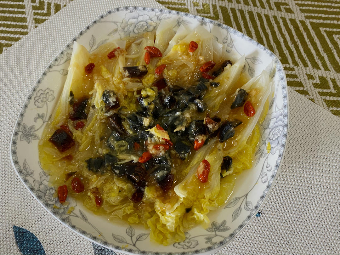 高汤娃娃菜（加了皮蛋）