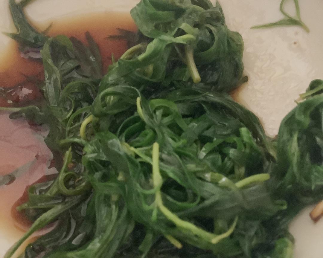 香香的凉拌扫帚苗