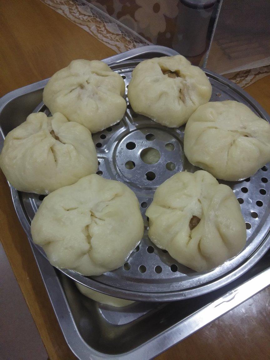 松软多汁的肉包子