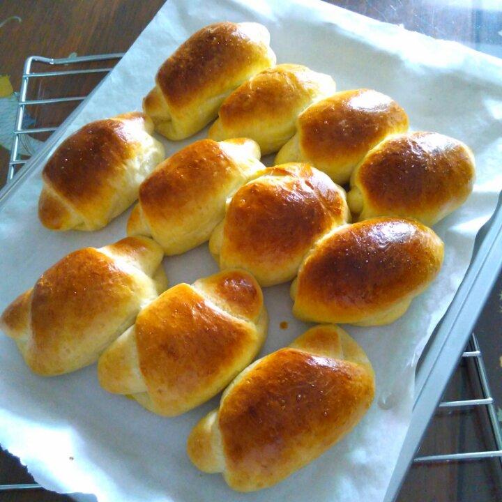 手机用户8876_7ifq做的新年第一烤:黄油面包卷儿
