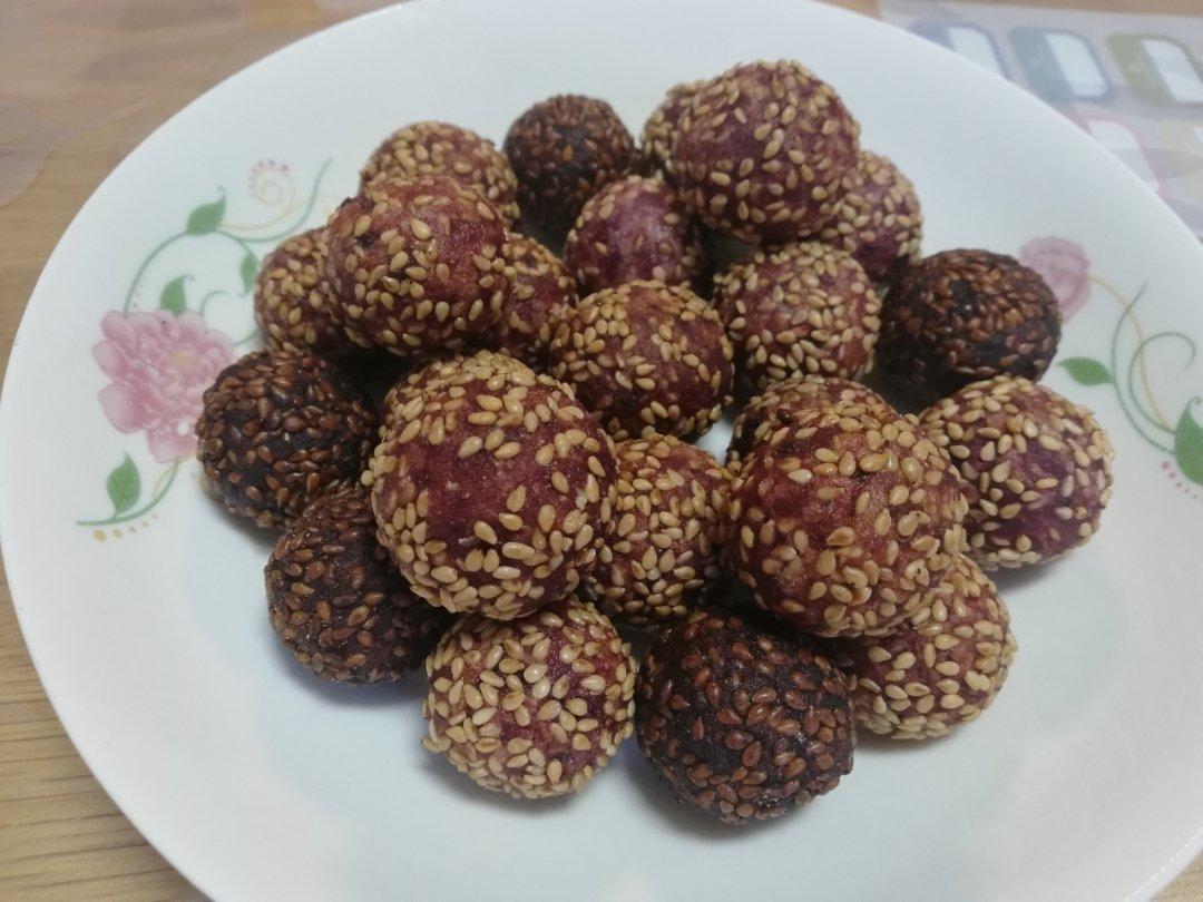 紫薯芝麻球