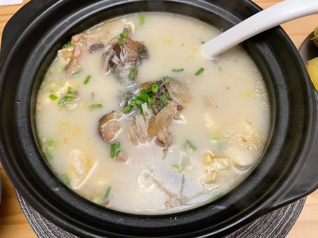 奶白鲫鱼豆腐汤|一条鱼最后的温柔