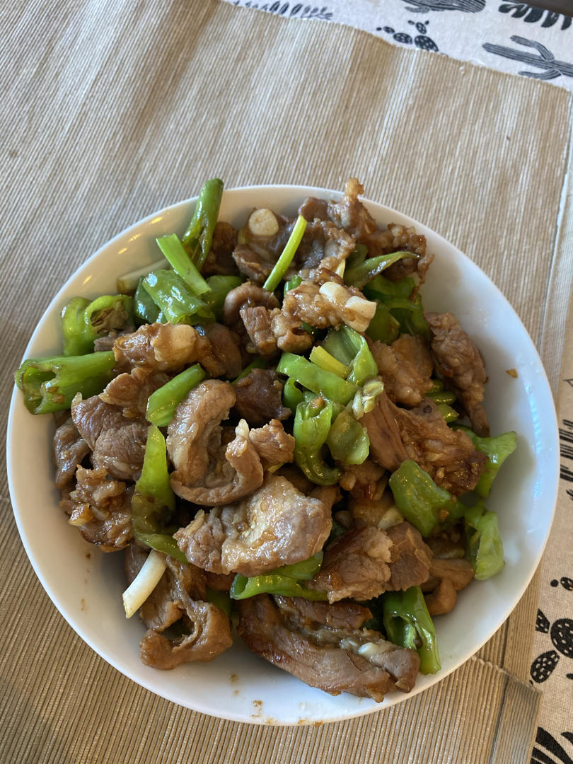 厨师长教你：“小炒肉”的家常做法，家常味很浓郁，先收藏起来