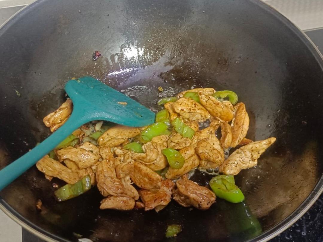 嫩滑不柴——辣椒炒鸡胸肉