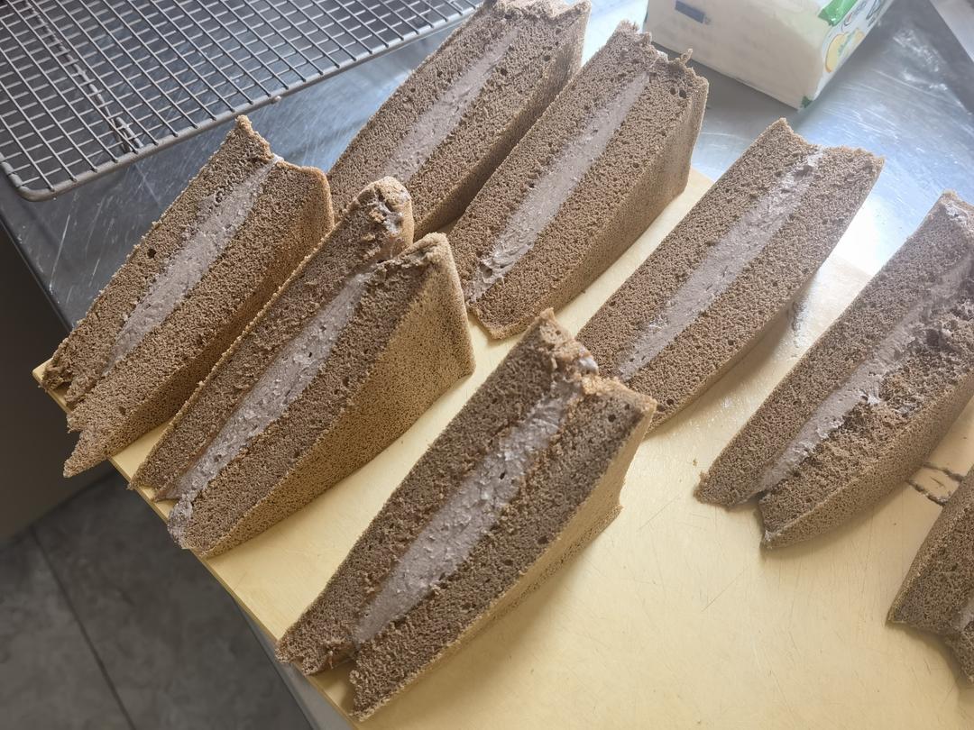 后悔没有早点做这个巧克力三明治蛋糕 吃一口就沦陷了