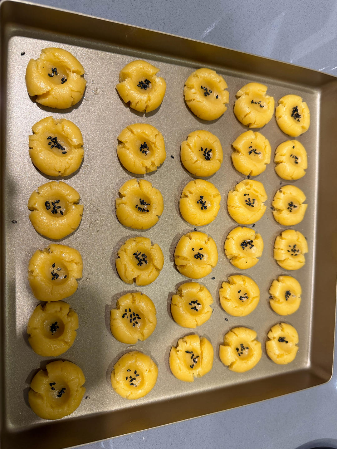 酥到掉渣的迷你小桃酥，一口一个，做法简单✅