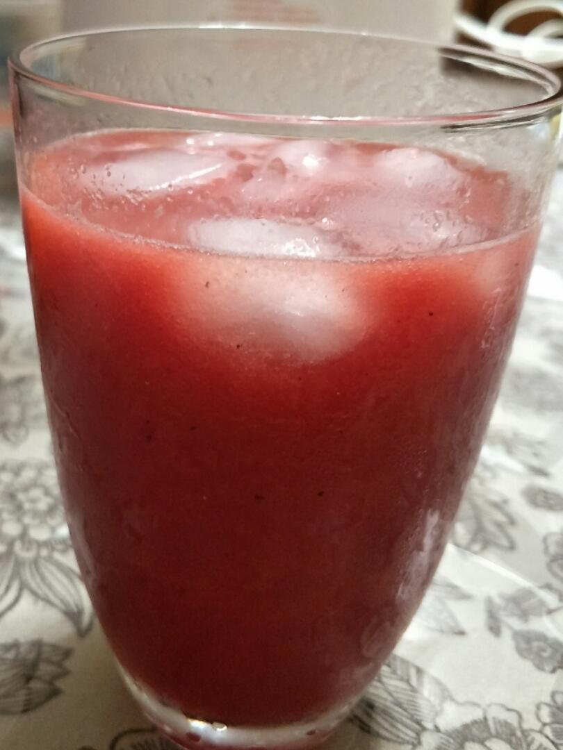 鲜榨冰爽西瓜汁
