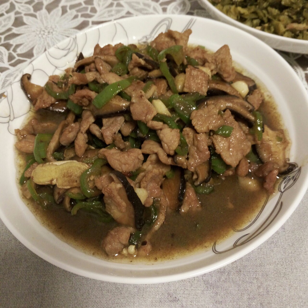 香菇炒肉，超级下饭哦