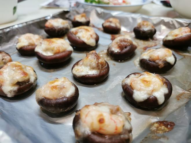 芝士肉沫鲜虾焗蘑菇的做法