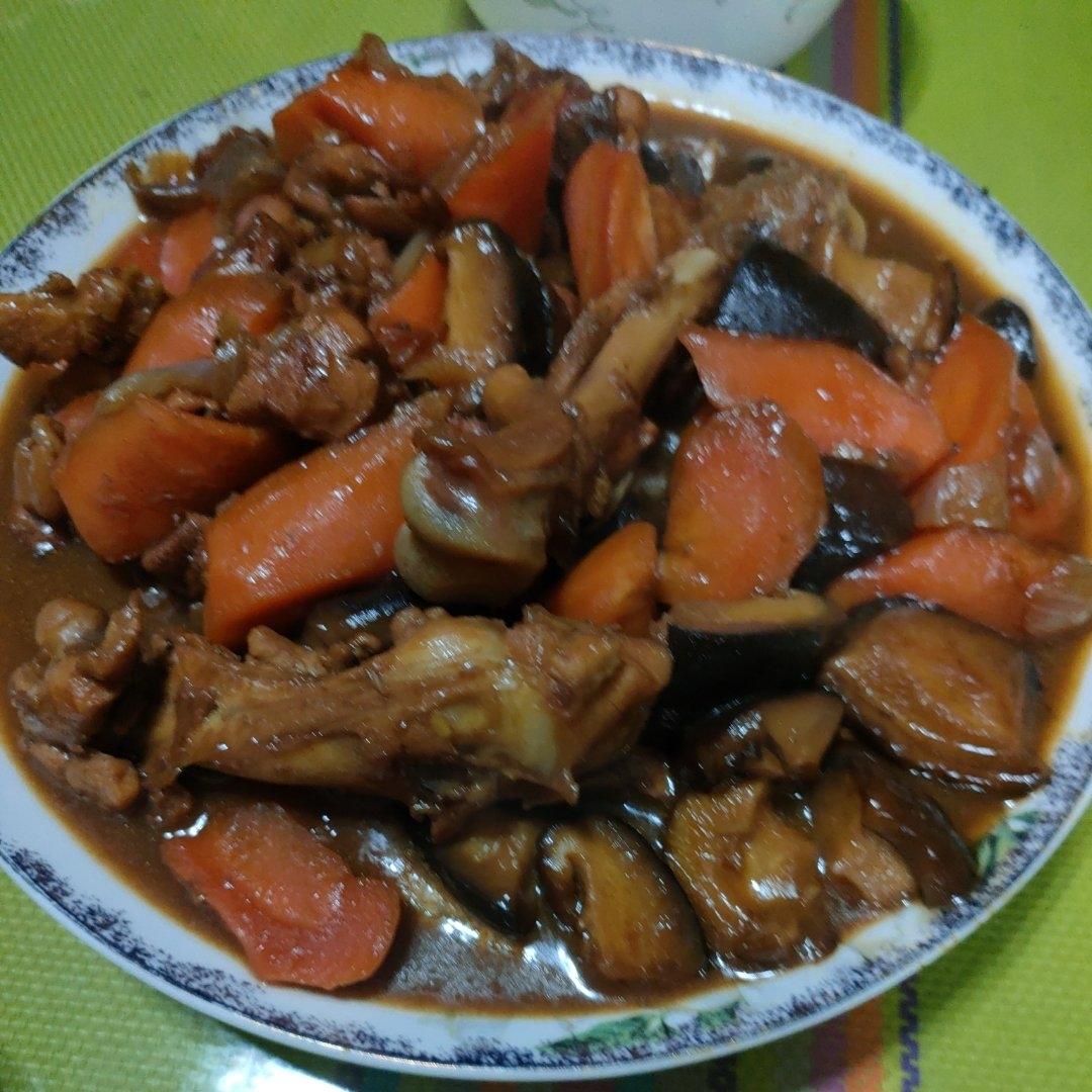 香菇炖鸡腿肉