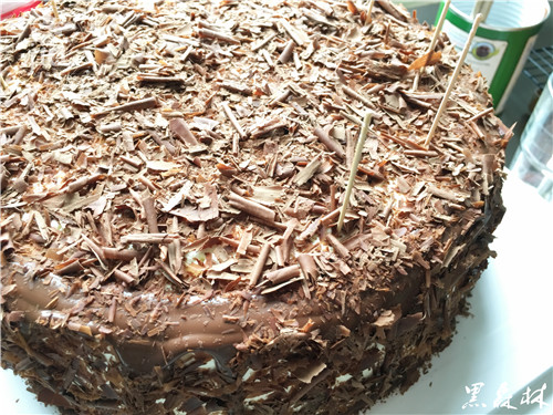 黑森林蛋糕——樱桃、奶油、巧克力的天作之合的做法 步骤8