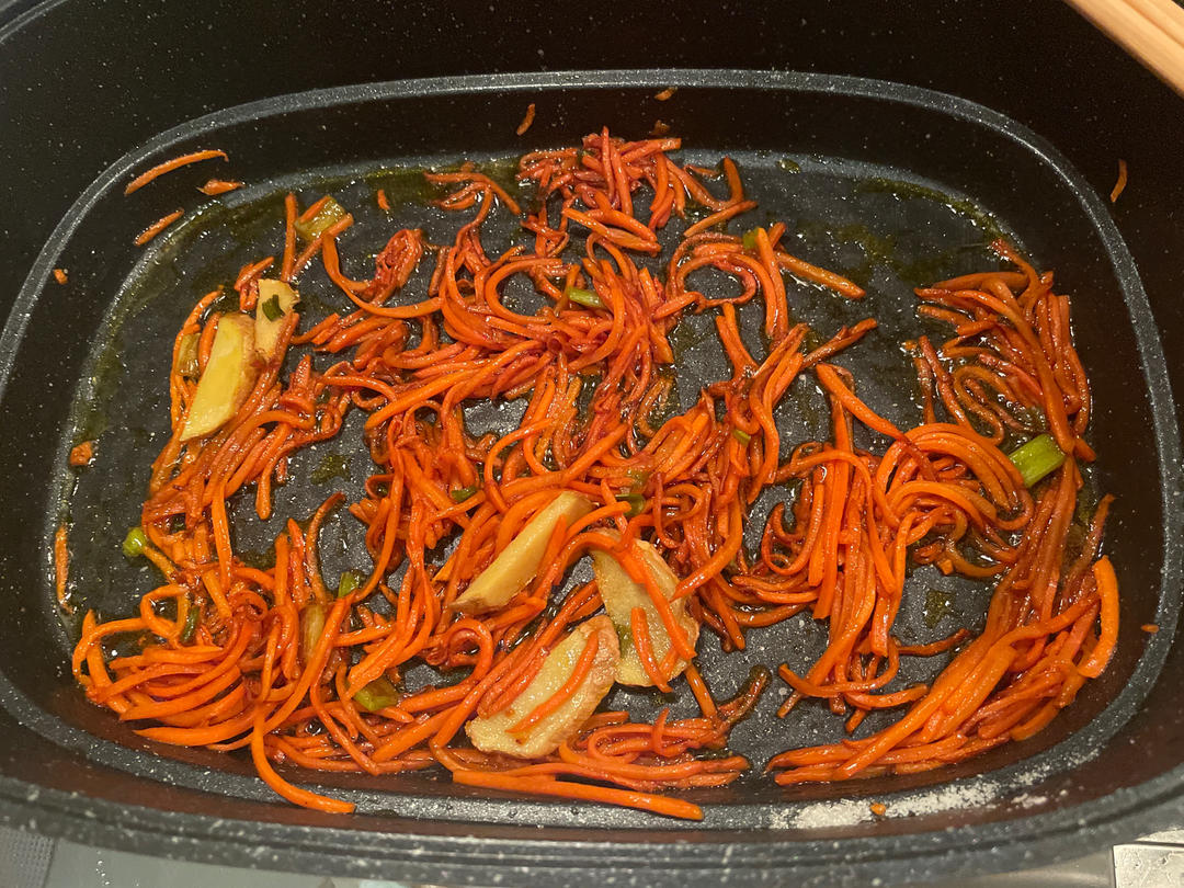 香炒胡萝卜丝（勾氏私房菜）