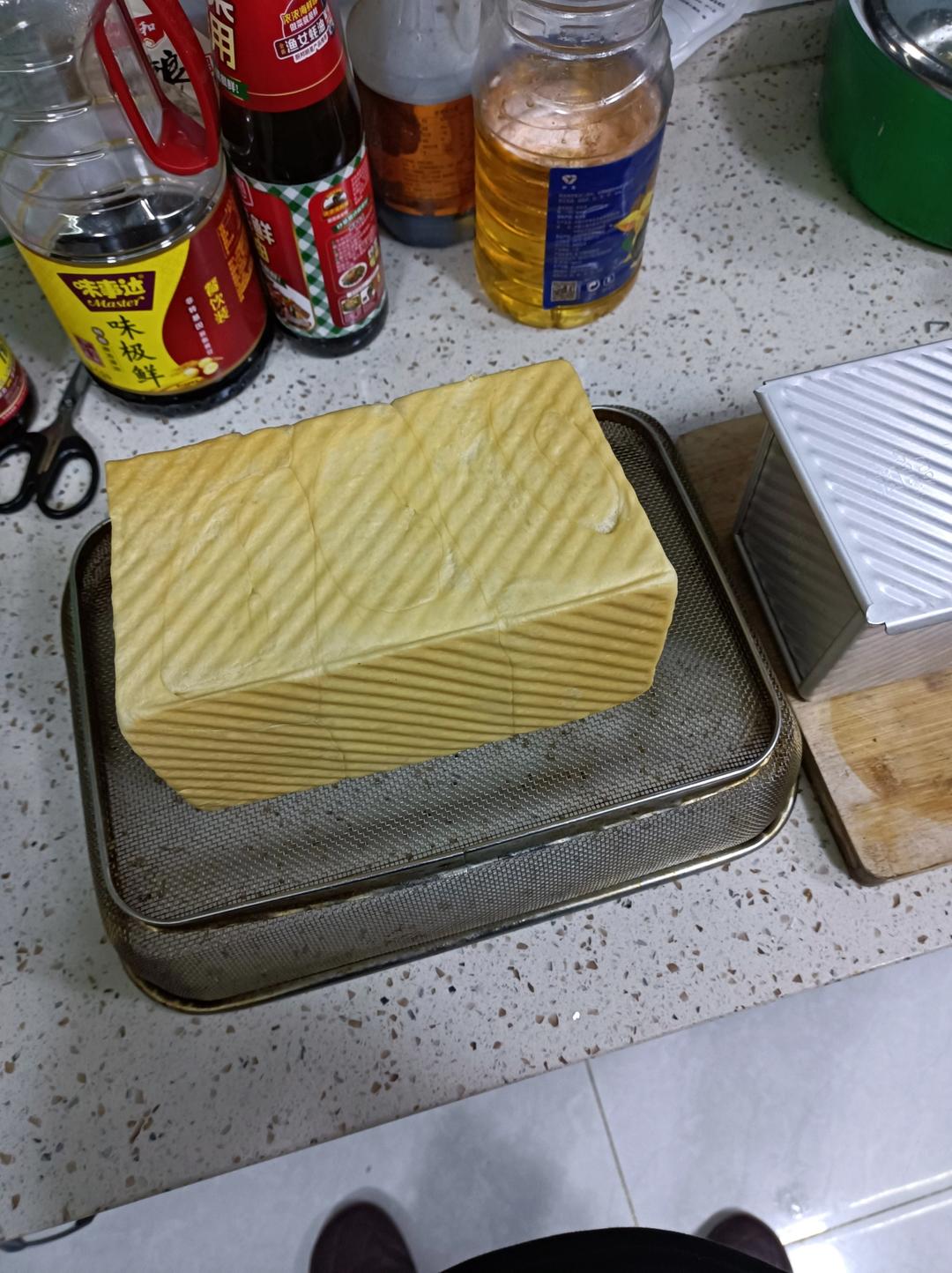 🍞消耗淡奶油吐司｜无黄油｜软绵绵｜奶香浓郁