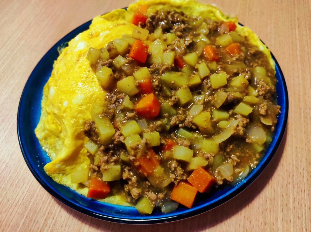咖喱肉末蛋包饭