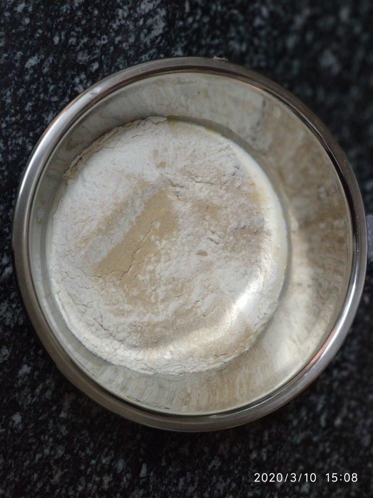 用烤箱自己做面包--手工牛奶吐司面包