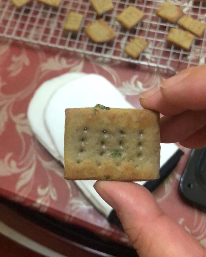 荞麦葱香苏打饼干