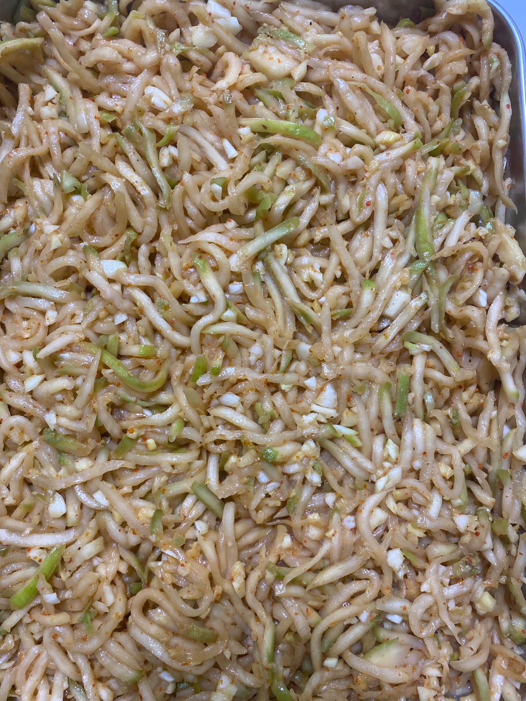 好吃易学、带有芥末味的家庭版腌芥菜丝咸菜