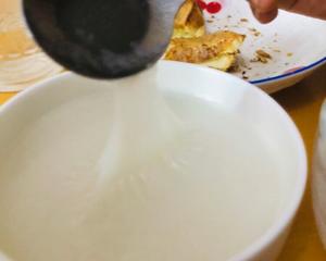 小学生早餐：大米剩饭的华丽转身，豆浆机的奇思妙想的做法 步骤6