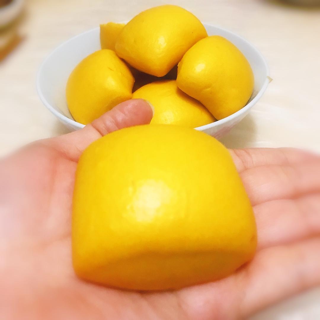 新手也可以--详解如何做出人见人爱、金黄的南瓜馒头