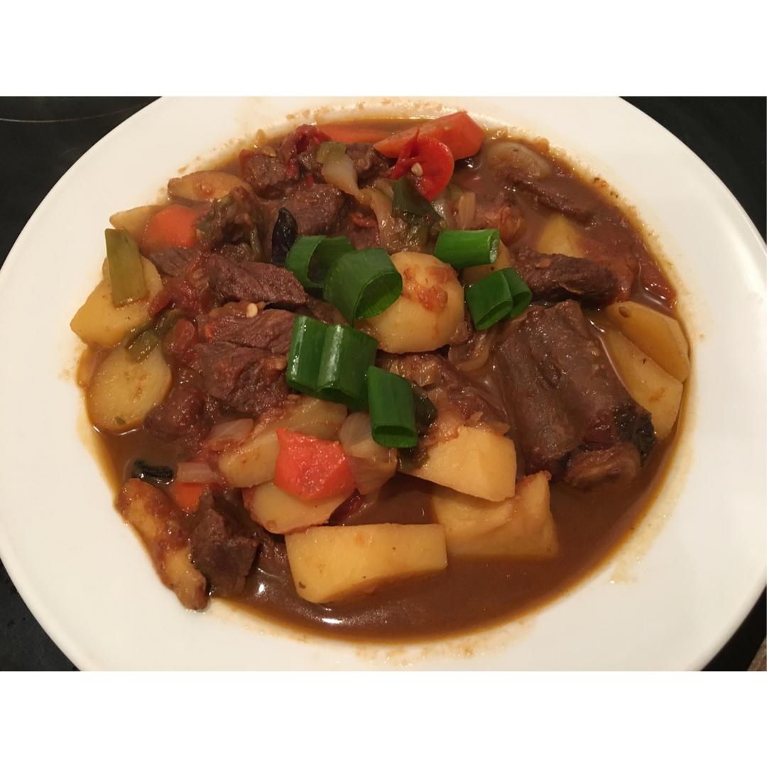 红烧牛肉土豆 （独家秘制）