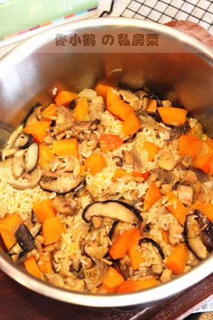 电饭煲版焖饭--香菇南瓜鸡肉饭的做法 步骤7