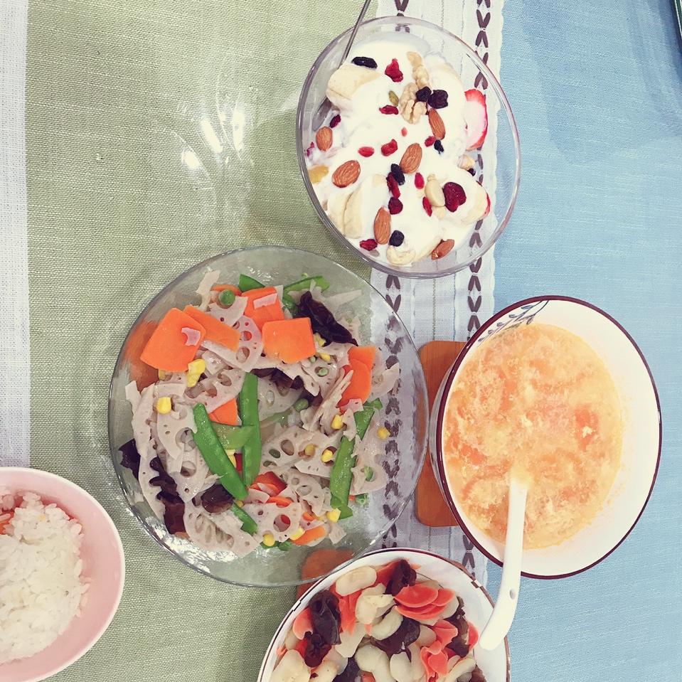 素菜也可以这么美—荷塘小炒