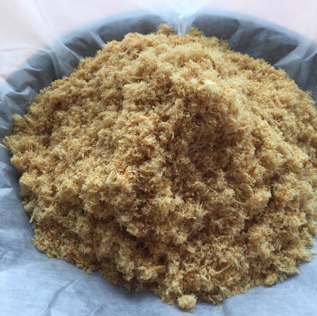 小妮子在厨房各种瞎折腾
