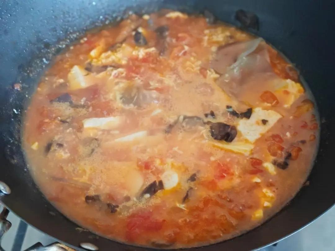 减肥期简单易做味道鲜美的番茄内酯豆腐汤