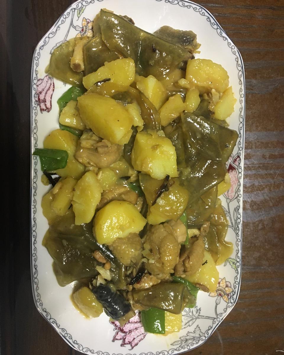 土豆炖鸡大腿