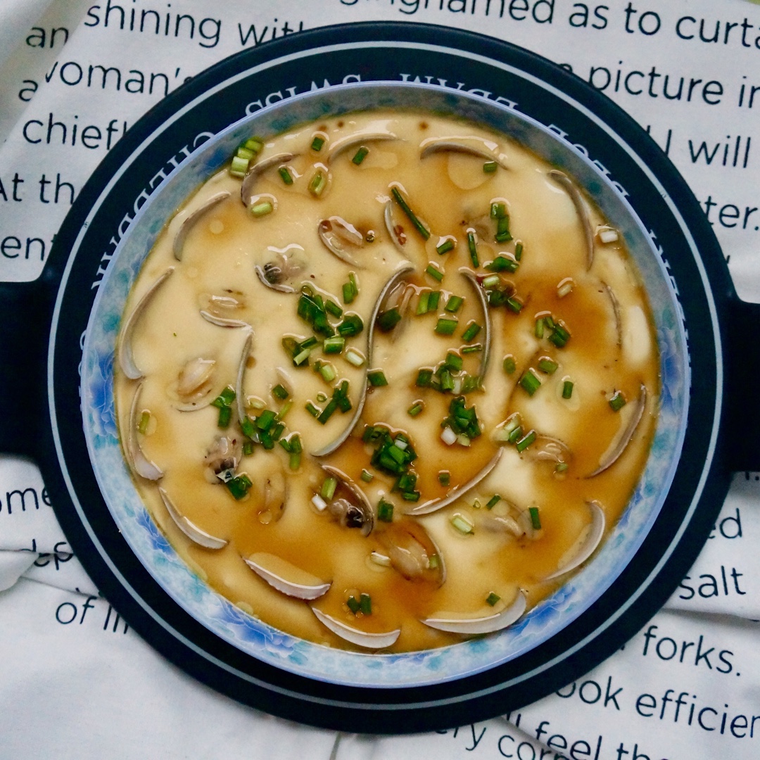 鲜美的花甲蒸蛋