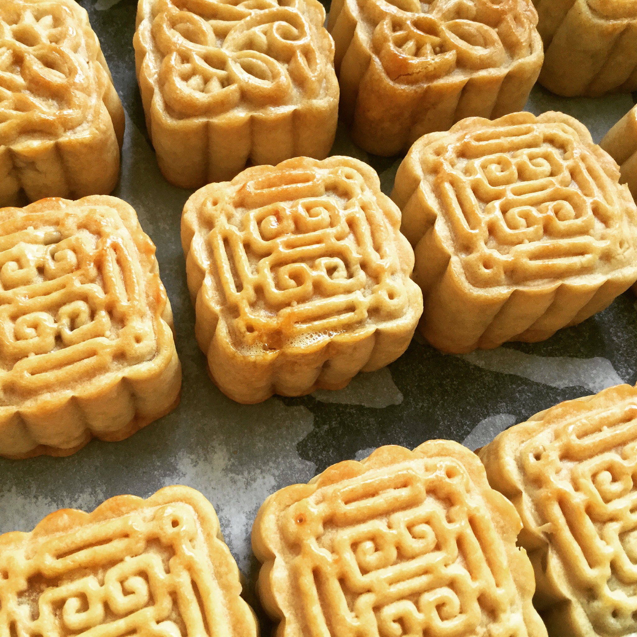 广式月饼——蛋黄莲蓉月饼