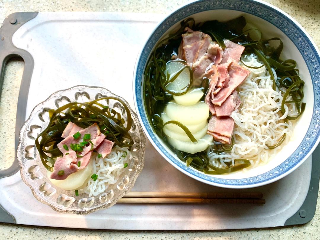 白萝卜煮培根海带